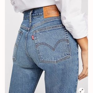 Levi’s Wedgie Straight Jeans (26)